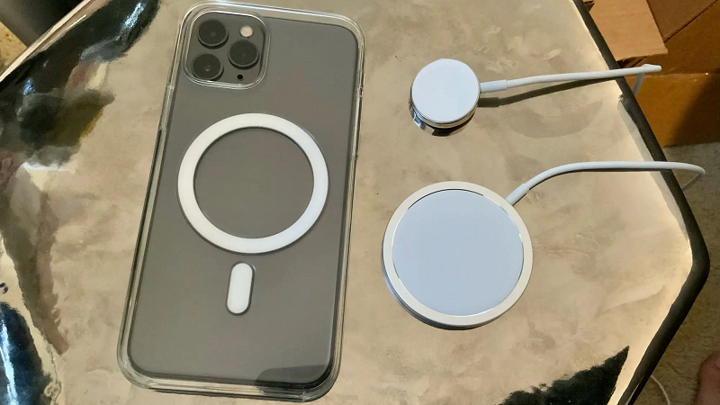 iphone-14-pro-max-co-sac-magsafe