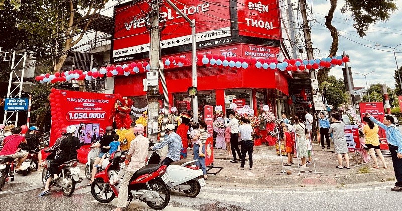 Tưng bừng khai trương siêu thị Viettel Store mới tại Bình Dương, tặng voucher mua sắm giá trị tới 1.050.000đ