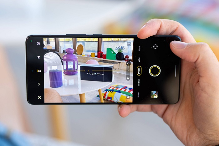 Trên tay iQOO 9T