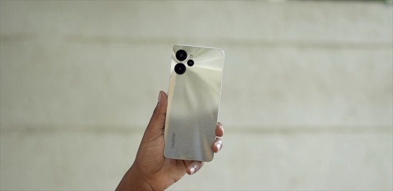 Trên tay realme 9i 5G: Smartphone giá rẻ, pin trâu, thiết kế bắt mắt