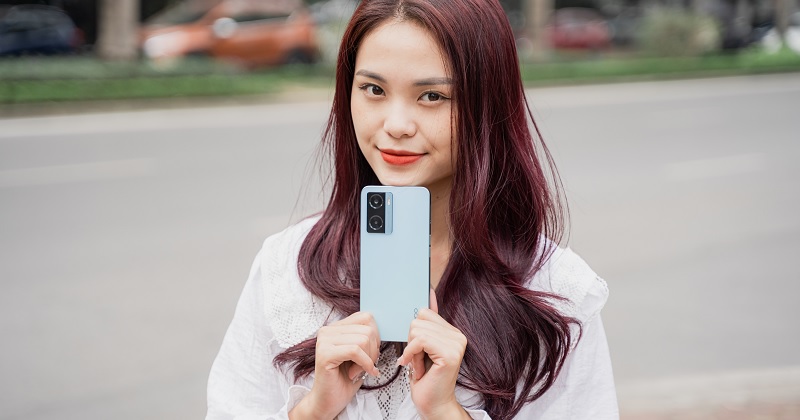 Có nên mua OPPO A77s với thiết kế sang trọng, tinh tế, hiệu năng ổn, camera đủ dùng?