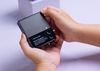 Bí kíp sử dụng màn hình ngoài sành điệu và chụp ảnh triệu view với Flex Cam trên Galaxy Z Flip4