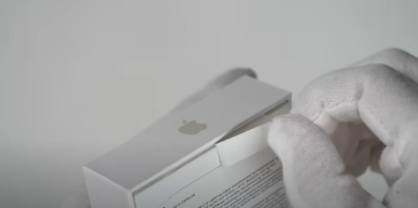 Hình ảnh iPhone 14 đập hộp