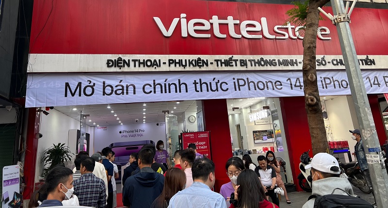 Viettel Store chính thức trả hàng và mở bán iPhone 14 series VN/A trên toàn quốc