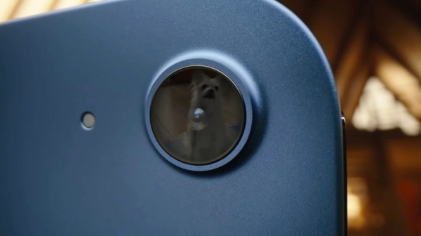 Camera sau iPad Gen 10 có độ phân giải 12MP