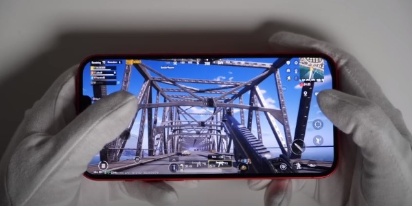 iPhone 14 Plus được trang bị màn hình 6.7 inch