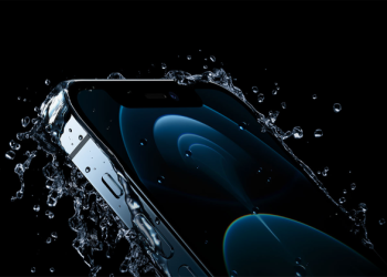 iPhone 14 Plus có chống nước không? Khác gì so với các thế hệ tiền nhiệm?