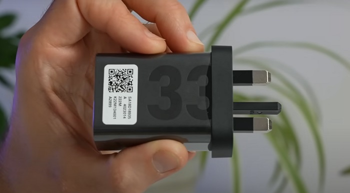 Mở hộp Motorola Moto G82