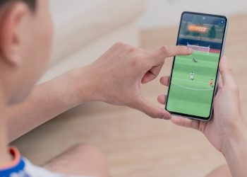Thỏa niềm đam mê bóng đá với Galaxy A53 5G pin khủng, sạc nhanh