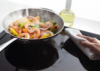 Bếp từ dùng nồi inox được không? Cách sử dụng nồi inox trên bếp từ đúng cách