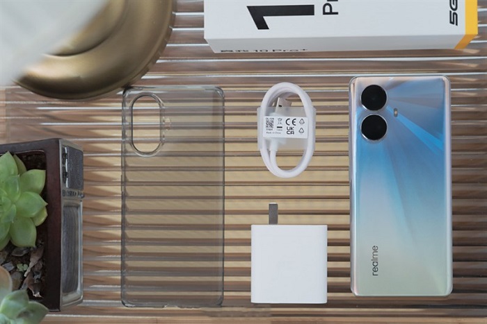 trên tay realme 10 Pro+