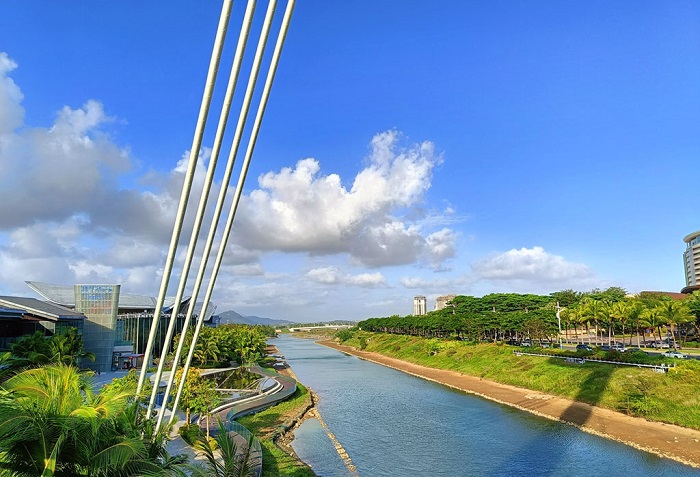 trên tay realme 10 Pro+