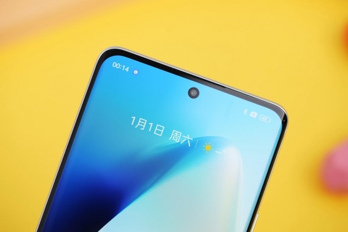 trên tay realme 10 Pro+