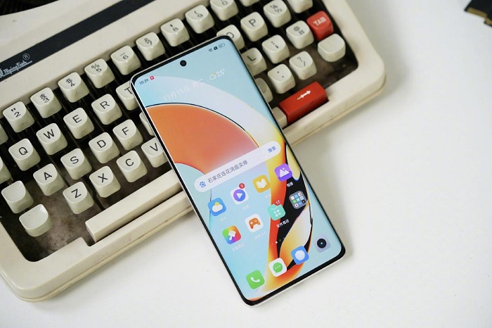 trên tay realme 10 Pro+