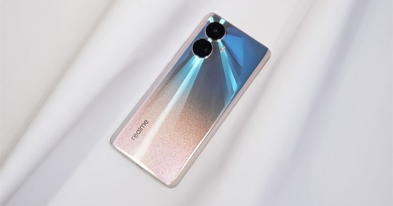 Trên tay realme 10 Pro+: Thiết kế “xịn sò”, camera khủng, giá hạt rẻ chưa đến 6 triệu đồng