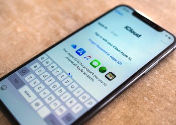 Điện thoại dùng chung iCloud có đọc được tin nhắn SMS không?