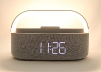 Quà tặng cực hot của Reno8T 5G – Loa Bluetooth Olike S2 để bàn trendy, vừa là đèn ngủ và đồng hồ, mang đi picnic cực tiện!