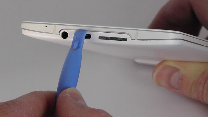 Lắp lại pin điện thoại