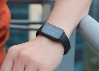 Trên tay Redmi Smart Band 2: Thời trang, nhỏ gọn, nhiều tính năng
