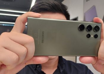 Trên tay Galaxy S23 Ultra: Thiết kế cũ nhưng camera khủng hơn, chip mạnh hơn