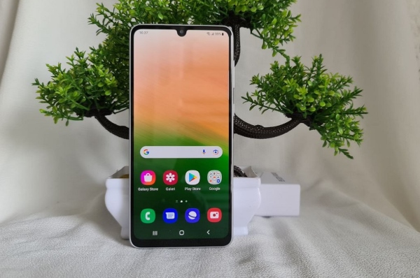 đánh giá điện thoại Samsung A33