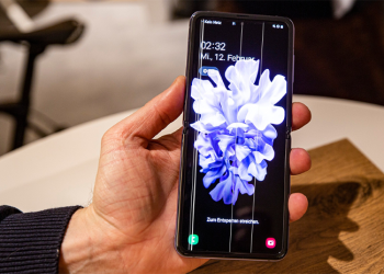 Điện thoại Samsung bị sọc màn hình nguyên nhân và cách khắc phục