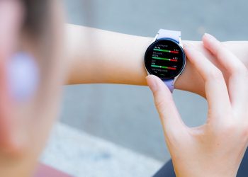 Nạp năng lượng yêu đời nhân tháng của nàng: Lên đồ tập và cùng Galaxy Watch5 Series độ dáng thêm tự tin