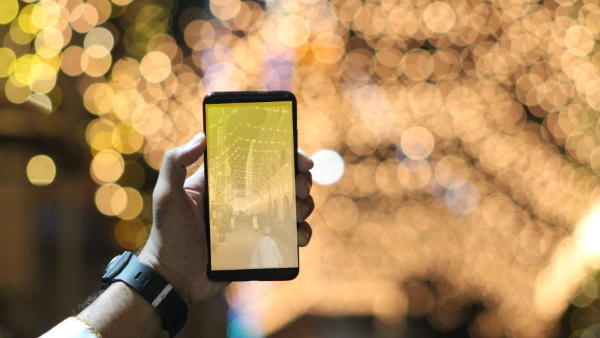 màn hình điện thoại bị ám vàng