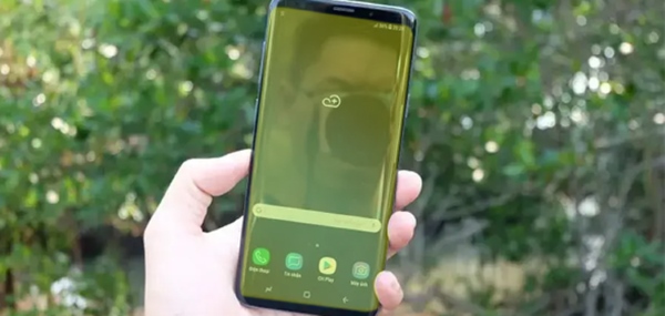 màn hình samsung bị ám vàng