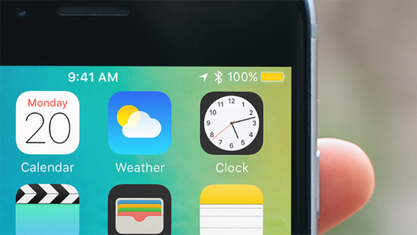 pin iPhone hiển thị màu vàng