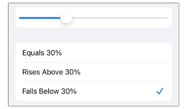 pin iPhone hiển thị màu vàng