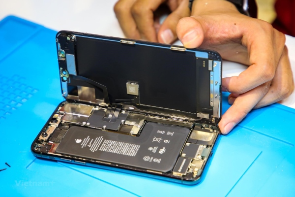 tại sao màn hình iPhone bị vàng