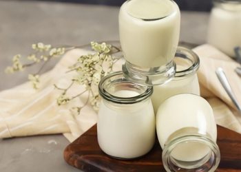 Cách ủ sữa chua bằng nồi cơm điện đơn giản, thơm ngon