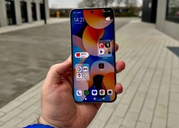 Trên tay Xiaomi 13: Camera xuất sắc, hiệu năng đỉnh, pin khủng, sạc nhanh 67W