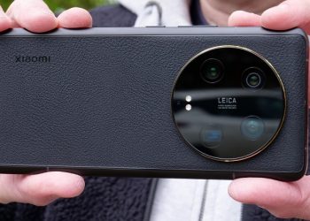 Cận cảnh Xiaomi 13 Ultra: Smartphone sở hữu Camera xuất sắc, màn hình hiển thị tốt nhất