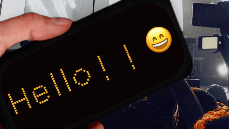 chạy chữ trên điện thoại
