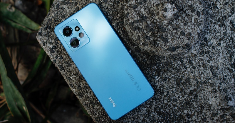 So sánh Xiaomi Redmi Note 12 và realme C55: Điện thoại nào đáng mua hơn?