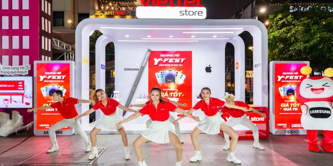 Gian hàng Viettel Store xuất hiện trong Đại nhạc hội Y Fest Viettel với nhiều hoạt động, ưu đãi đặc sắc