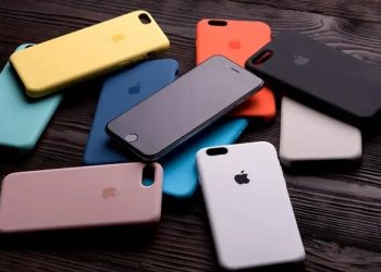 Có nên dùng ốp lưng cho điện thoại không?