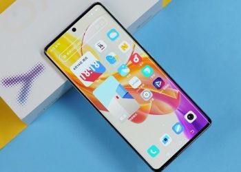 Mở hộp Vivo Y78+: Màn hình AMOLED cong cao cấp, ROM và RAM khủng