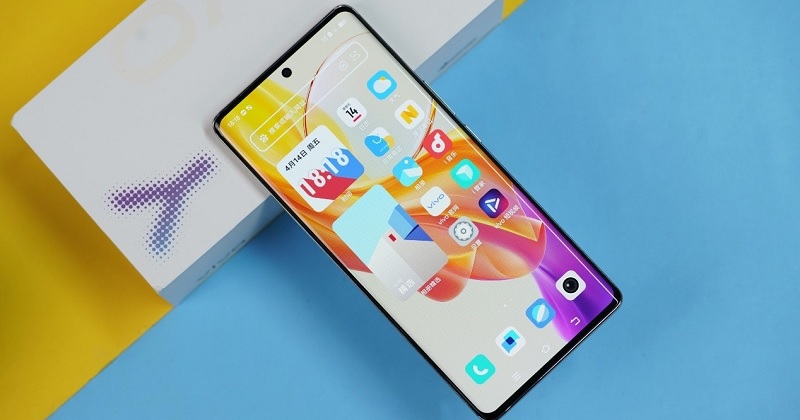Mở hộp Vivo Y78+: Màn hình AMOLED cong cao cấp, ROM và RAM khủng