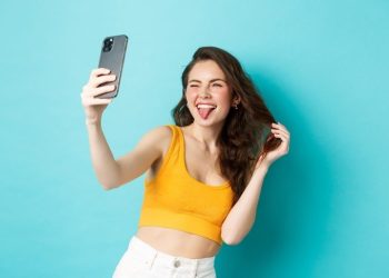 Nguyên nhân và cách khắc phục chụp camera thường iPhone bị lệch mặt