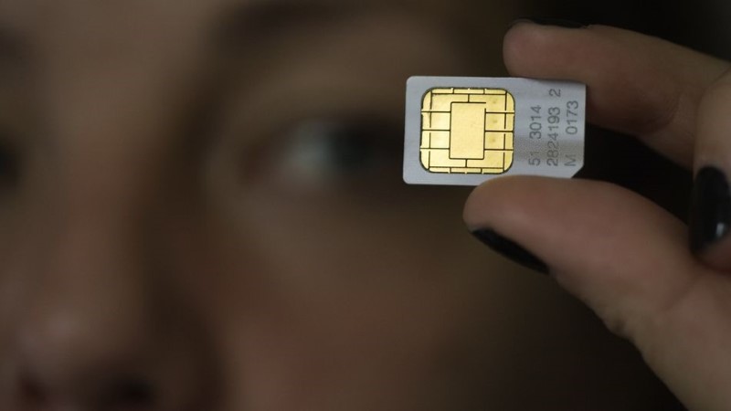 iPhone 2 sim vật lý