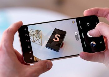 TOP điện thoại Samsung 3 camera dọc đáng mua nhất hiện nay
