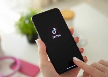 Hướng dẫn cách đăng video trên TikTok bằng điện thoại và máy tính