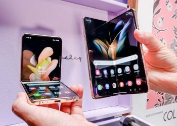 Ưu đãi tặng kèm và nâng cấp gói dịch vụ Samsung Care+ dành cho khách hàng mua Galaxy Z Fold4 và Galaxy Z Flip4