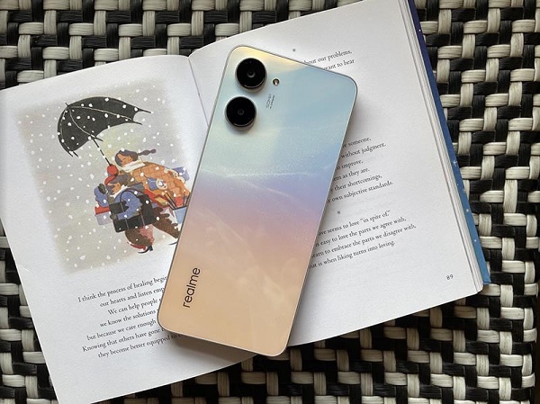 Realme 10 được đánh giá cao khả năng chụp hình.