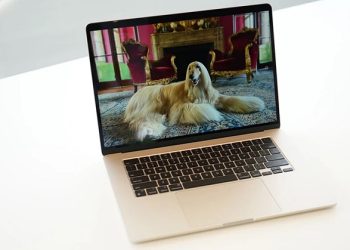 Trên tay MacBook Air 15 inch M2: Macbook siêu mỏng, siêu nhẹ giá trên 30 triệu đồng