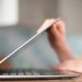 Tìm hiểu tất tần tật về bản lề máy tính laptop