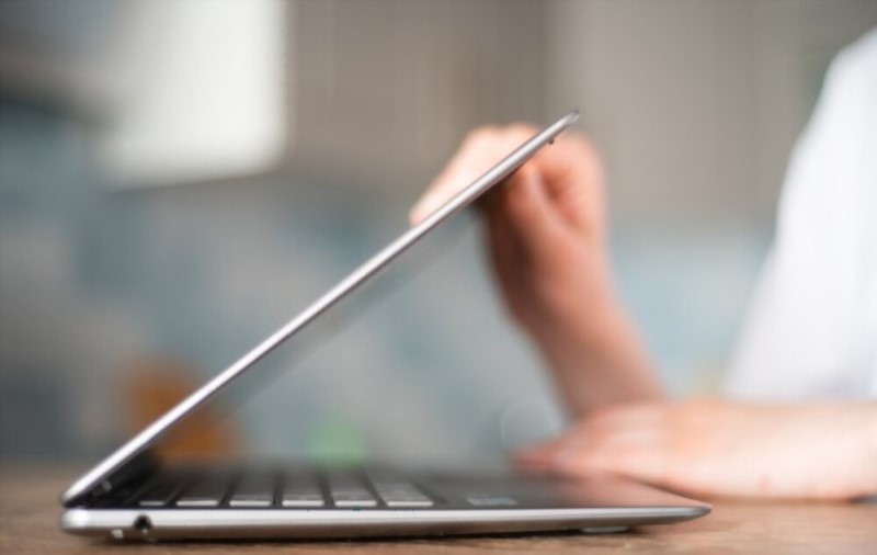 bản lề máy tính